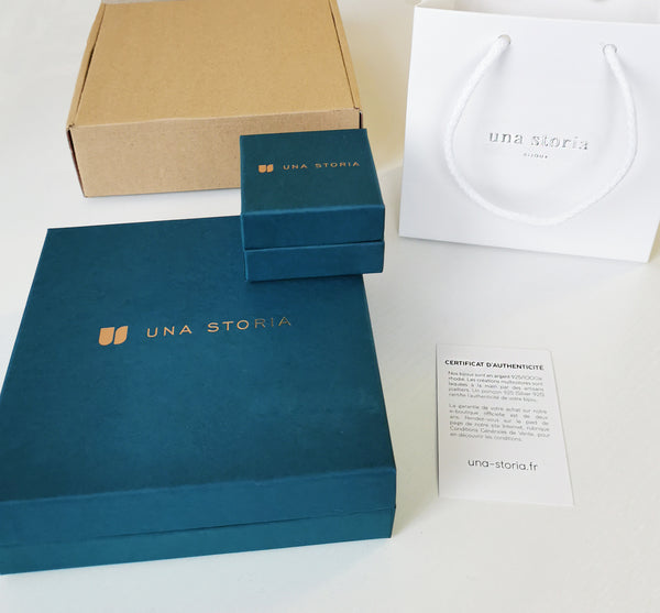 Give a woman a piece of silver jewelry for Christmas - Una Storia Bijouterie
