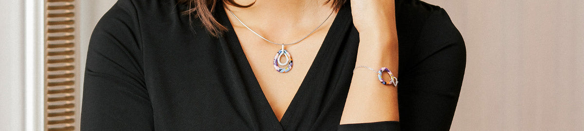 Find Christmas jewellery ideas for women