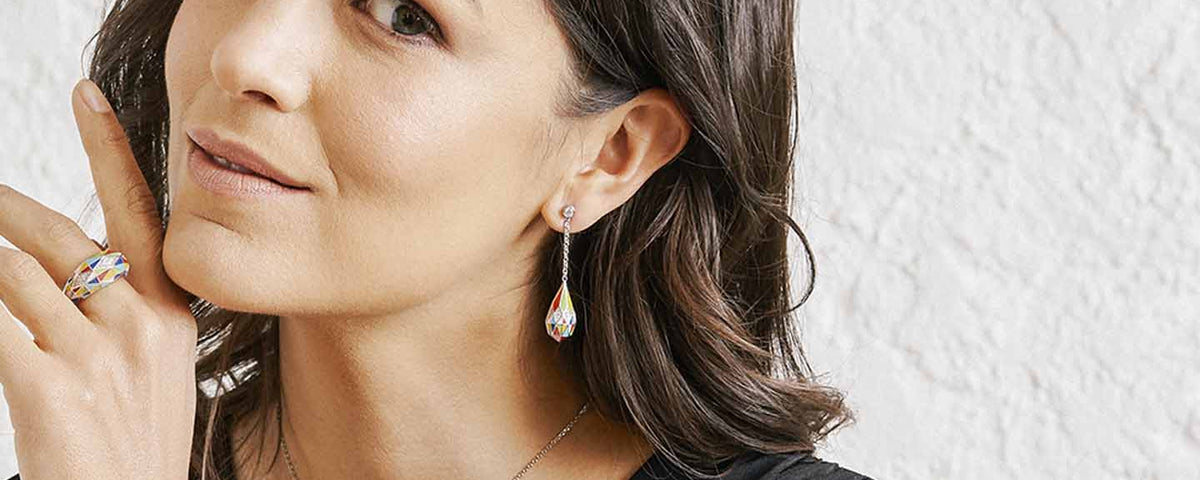 Comment choisir des boucles d'oreilles pendantes en argent ?