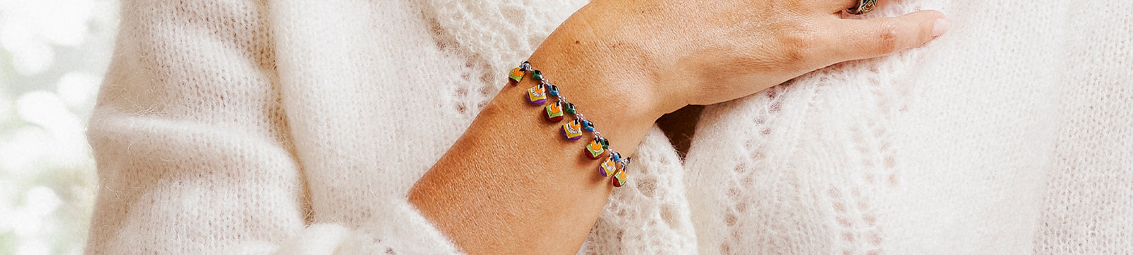 Discover the trendy women's bracelet in 2025