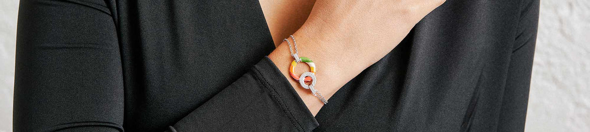 Discover the trendy women's bracelet in 2025