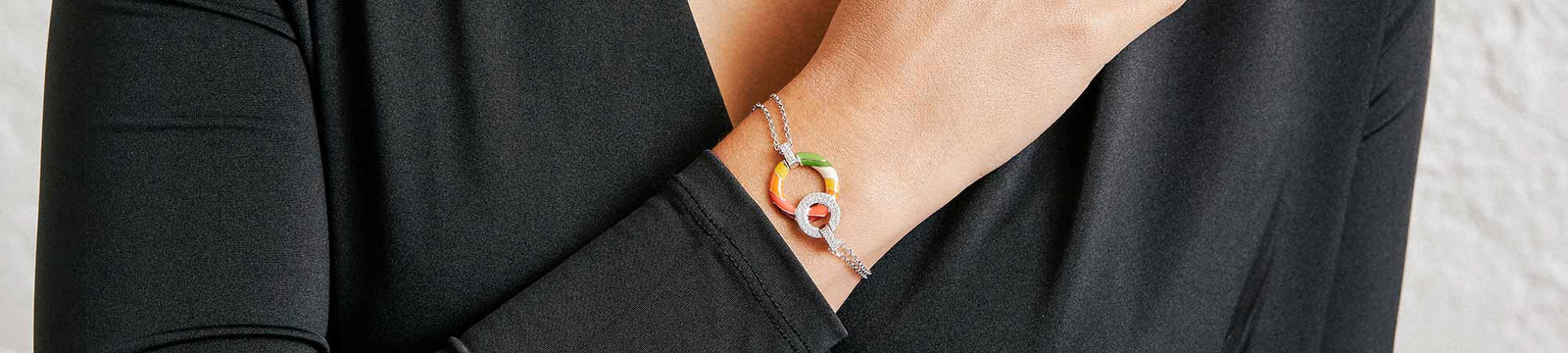 Discover the trendy women's bracelet in 2025