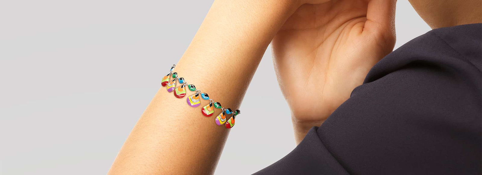 Discover the trendy women's bracelet in 2025