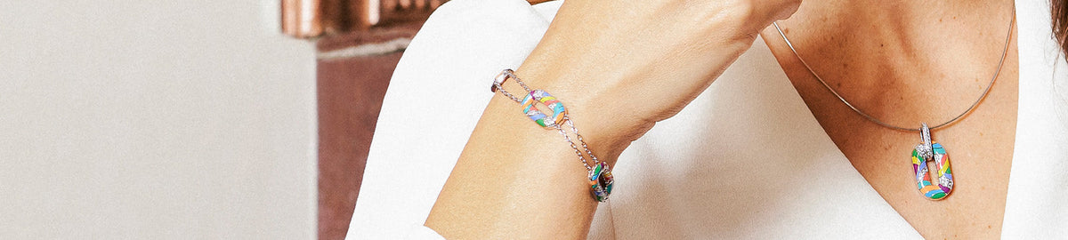 Tips for choosing a trendy bracelet for women