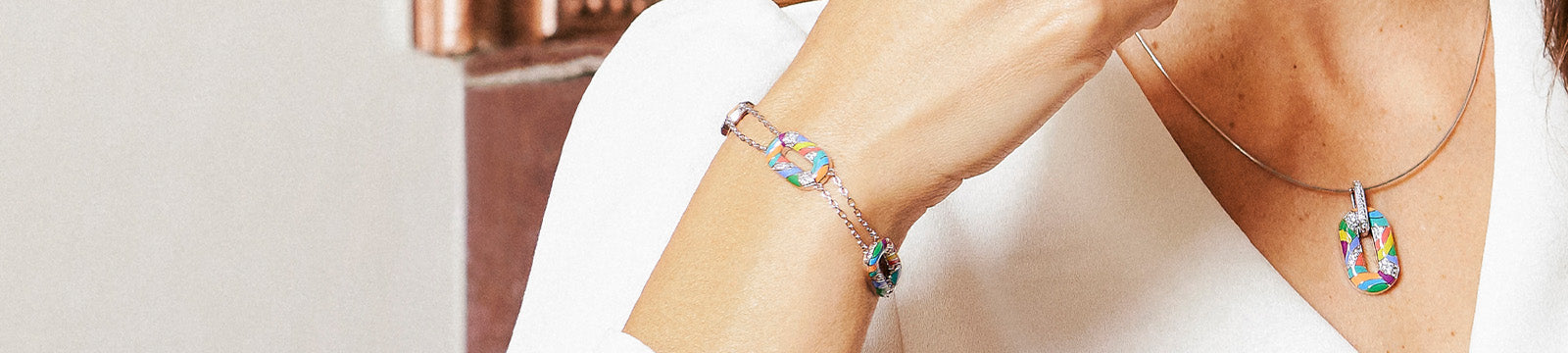 Tips for choosing a trendy bracelet for women