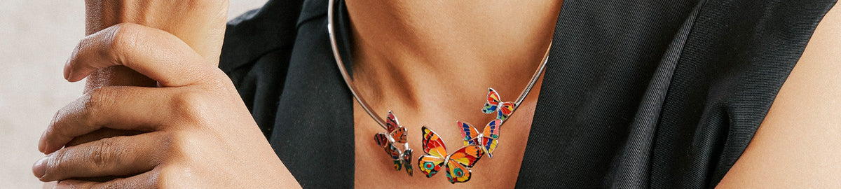 How to wear a silver torque necklace?