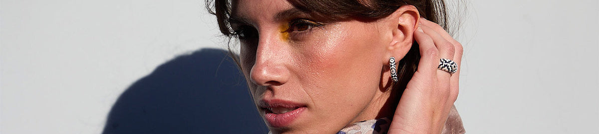 How to Wear Hoop Earrings for Women?