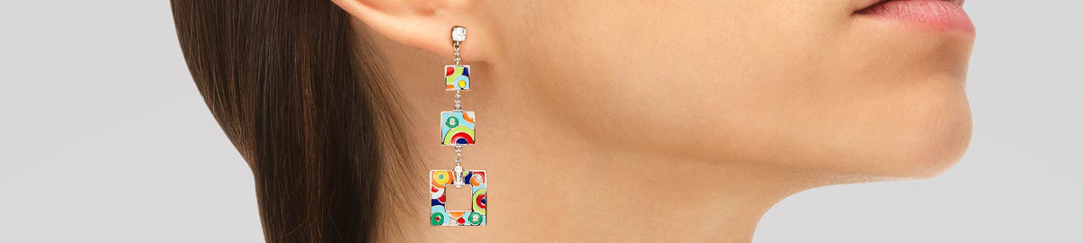 Osez le design des grosses boucles d'oreilles