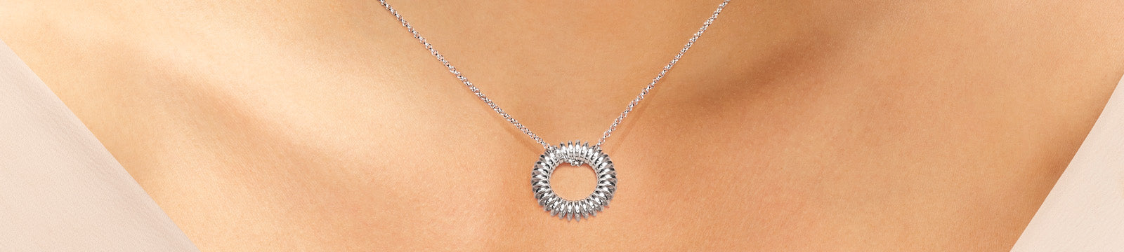 Women's silver jewellery set jewellery store