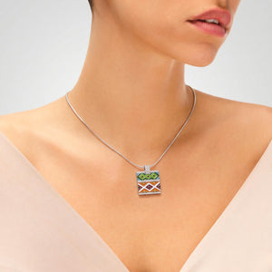 collier argent avec pendentif